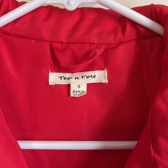 Red puffer vest - Picture 4 of 5